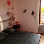 Un Petit Nid A La Campagne