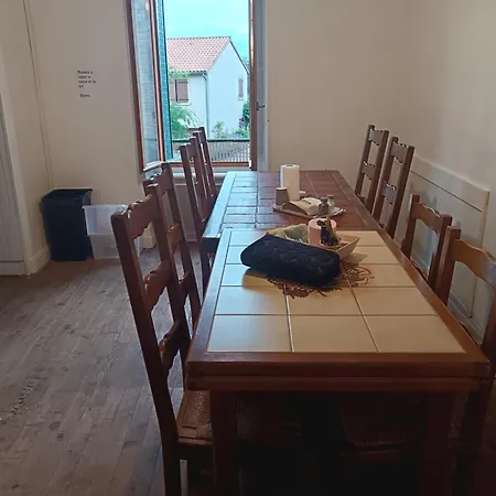 Un Petit Nid A La Campagne