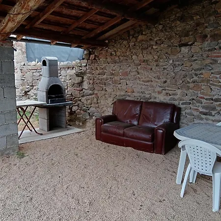 Apartment Un Petit Nid A La Campagne Javaugues